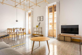 Pop Art , Sunny Apartment near Santa Cruz Seville